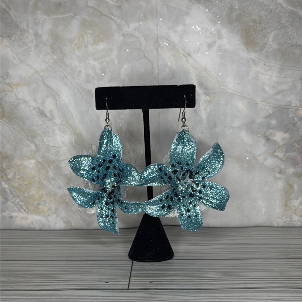 Sparkling Blue Flower Earrings